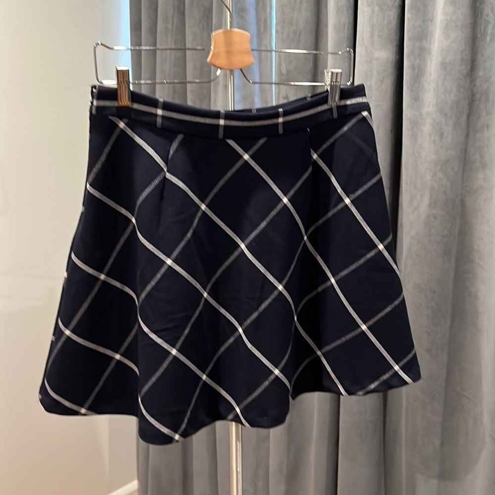 Loft preppy crosshatch navy and white mini skirt
